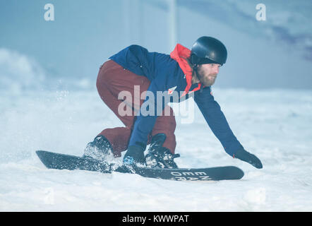 ParalympicsGB snowboarder Owen während des ParalympicsGB 2018 Winter Olympics Alpin und Snowboard Team Ansage auswählen, an der das snowcenter, Hemel Hempstead. Stockfoto