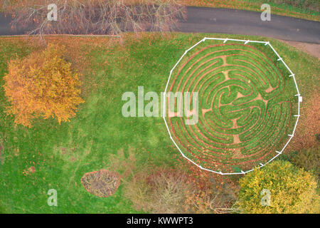 Drohnen auf dem Rasen Labyrinth am Flügel Dorf, Rutland County, England, Großbritannien Stockfoto