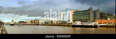 DUBLIN, Irland - 1. FEBRUAR 2017: Panoramablick auf das Bild des Convention Center Dublin (CCD) aus über den Fluss Liffey. Im Jahr 2010 eröffnet, die CCD Stockfoto