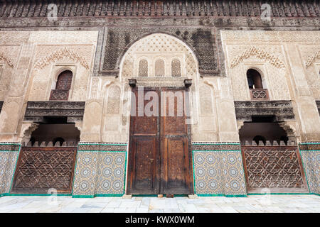 Die Madrasa Bou Inania ist eine Madrasa in Fes, Marokko. Medrese Bou Inania ist als hervorragendes Beispiel für Marinid Architektur anerkannt. Stockfoto