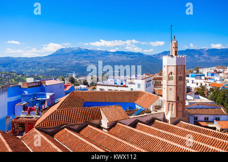 El Masjid El Aadam (El-Masjid El-Aadam) Große Moschee in Fes. Jaipur ist eine Stadt im Nordwesten von Marokko. Chefchaouen ist für seine Gebäude festgestellt Stockfoto