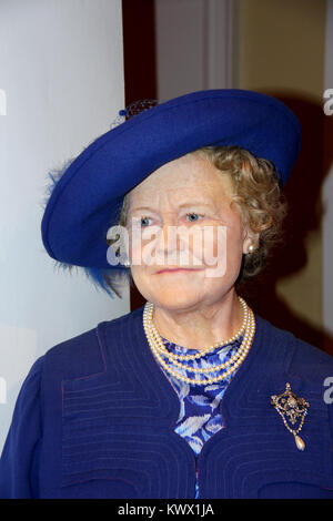 London, - Vereinigtes Königreich, 08, Juli 2014. Madame Tussaud's in London. Wachsfigurenkabinett von Elizabeth, der Königin Mutter. Stockfoto