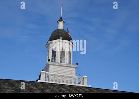 Das Sagamore Hotel on Lake George in Bolton Landing, Upstate New York in den Adirondacks während der Ferienzeit/Winter im Schnee. Stockfoto