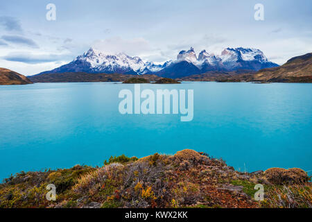 Torres del Paine National Park Aerial Panoramablick. Torres del Paine Nationalpark ist ein Nationalpark, Berge, Gletscher, Seen und Flüsse im Süden Stockfoto