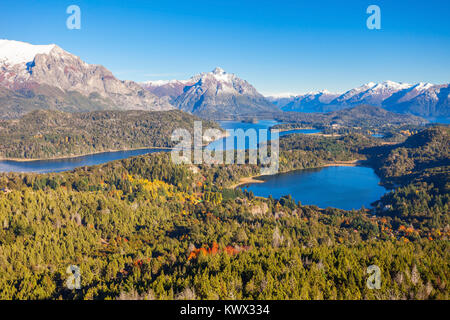 Nahuel Huapi Nationalpark Panoramablick vom Cerro Campanario Aussichtspunkt in Bariloche, Patagonia Region in Argentinien. Stockfoto