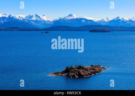 Schönheit See und Berge Landschaft in Nahuel Huapi Nationalpark, in der Nähe von Bariloche, Patagonia Region in Argentinien. Stockfoto