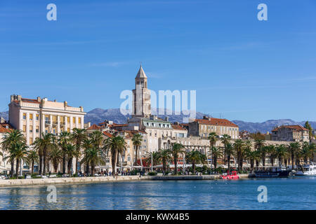 Split City Skyline vom Glockenturm der Kathedrale, Kroatien dominiert Stockfoto