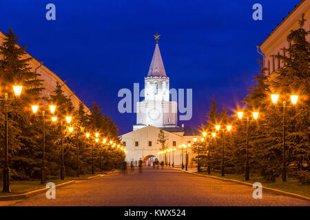 Die spasskaja (Retter) Tower bei Nacht, Kasaner Kreml in Russland. Spasskaja Turm dient als Kreml Haupteingang. Stockfoto