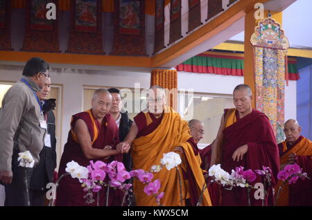 Bodh Gaya, Indien, 05. Januar 2018 - Die Heiligkeit Dalai Lama ist die Adressierung einer Versammlung während der Lehrveranstaltung in Bodh Gaya, Indien. Stockfoto