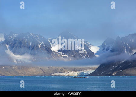 Wagonwaybreen/Wagonway Gletscher mündet in Magdalenefjorden in Albert ich in Spitzbergen/Svalbard, Norwegen Land Stockfoto