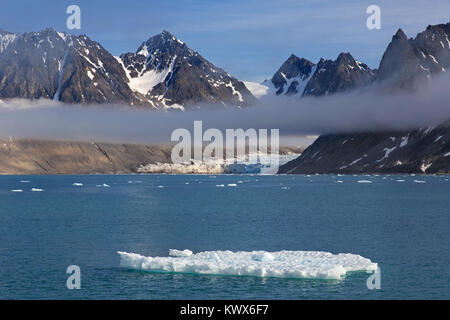 Wagonwaybreen/Wagonway Gletscher mündet in Magdalenefjorden in Albert ich in Spitzbergen/Svalbard, Norwegen Land Stockfoto