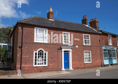 Montague House, High Street, Southwold, Suffolk, war das Haus der Familie des Autors George Orwell (Eric Blair) in den 1930er Jahren. Stockfoto