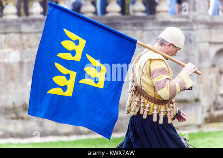 Dreißig Jahre Krieg Schwedische Soldaten mit Flagge Tre Kronor Stockfoto