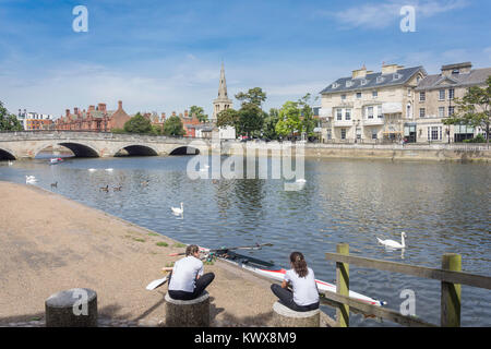 Stadt Brücke und St. Paul's Kirche über den Fluss Great Ouse, Bedford, Bedfordshire, England, Vereinigtes Königreich Stockfoto