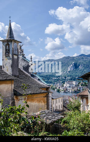 Orta San Giulio Sehenswürdigkeiten wie Chiesa DAL PREVAT 2 di Santa Maria Assunta können im Mittelpunkt Ihres Urlaubs. Stockfoto