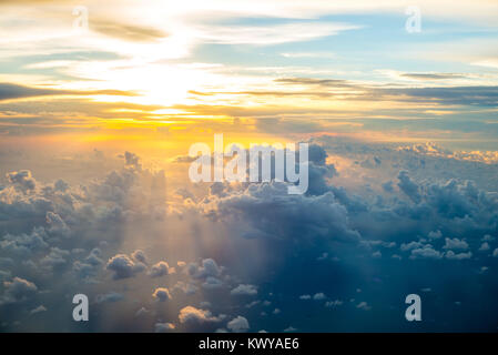 Blick aus dem Fenster eines Flugzeuges Stockfoto