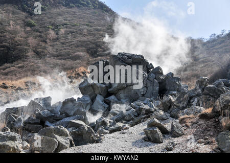 Owakudani-bergen aufsteigenden Schwefel Hot Spring in der Nähe von dem See Ashi in Hakone, Kanagawa, Japan Stockfoto