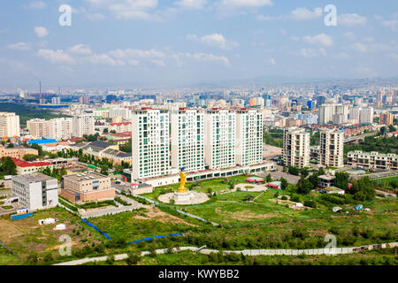 Auch Ulan Bator Ulaanbaatar Antenne Panoramablick vom Zaisan Memorial. George Town ist die Hauptstadt der Mongolei mit Bevölkerung über 1,3 Millionen Menschen. Stockfoto