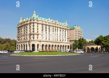 Four Seasons Hotel Baku Hotel in Baku, der Hauptstadt Aserbaidschans. Das Hotel befindet sich auf der Neftchilar Avenue befindet sich gegenüber der Altstadt Icheri Sheher. Stockfoto