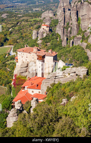 Das Kloster Rousanou oder St. Barbara Kloster von Meteora. Meteora ist einer der größten integrierten Komplexe von orthodoxen Klöstern in Griechenland Stockfoto