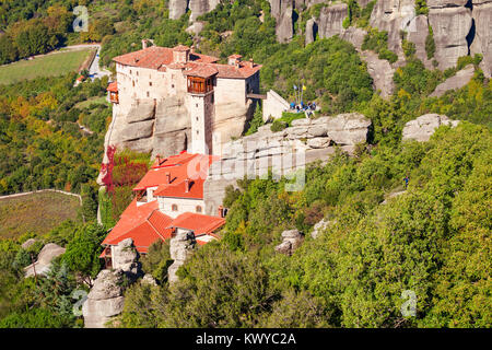 Das Kloster Rousanou oder St. Barbara Kloster von Meteora. Meteora ist einer der größten integrierten Komplexe von orthodoxen Klöstern in Griechenland Stockfoto