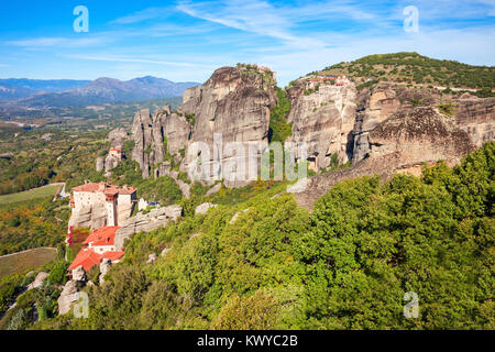 Das Kloster Rousanou oder St. Barbara Kloster von Meteora. Meteora ist einer der größten integrierten Komplexe von orthodoxen Klöstern in Griechenland Stockfoto