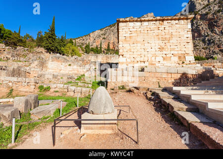 Die Heiligen Omphalos Stein, Nabel der Welt, mit anderen Worten, die Mitte der Welt in Delphi. Delphi war eine wichtige antike griechische religiösen sanc Stockfoto