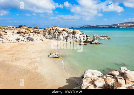 Strand Kolimbithres mit Schönheit Stein Felsen auf der Insel Paros in Griechenland Stockfoto