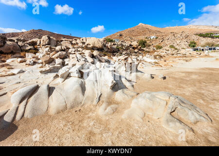 Strand Kolimbithres mit Schönheit Stein Felsen auf der Insel Paros in Griechenland Stockfoto