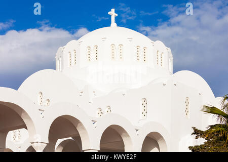 Fira Griechisch-orthodoxe Kathedrale oder die Kathedrale Kirche von Lichtmess des Herrn ist das wichtigste othodox Kirche in Fira, Santorini, Kykladen in Gr Stockfoto