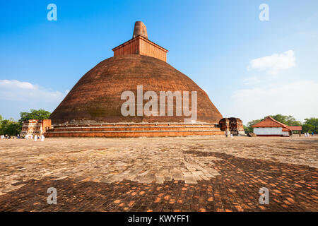 Die Jethawanaramaya oder jetavanaramaya ist ein Stupa in den Ruinen des Jetavana in der heiligen Weltkulturerbe Stadt Anuradhapura in Sri Lanka. Stockfoto