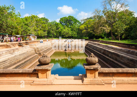 Kuttam Pokuna/Teiche - eines der besten Exemplare der baden-Tanks in das alte Königreich von Anuradhapura, Sri Lanka Stockfoto