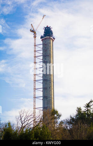 Neue Radio- und TV-Turm in Istanbul Camlica Hügel ist im Bau Stockfoto