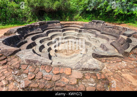 Nelum Pokuna (Lotus Teich) sind die Bäder in Polonnaruwa antike Stadt, Sri Lanka Stockfoto