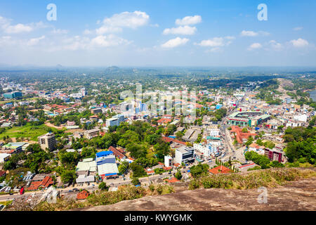 Kurunegala Stadt Antenne Panoramablick von Samadhi Buddha Statue Sicht auf den Elephant Rock, Sri Lanka Stockfoto