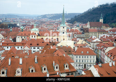 Blick über Prag vom Hügel Petrin Stockfoto