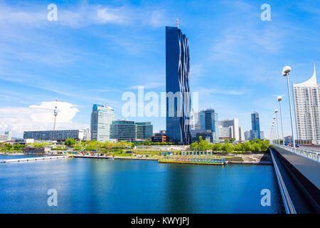 Donau Stadt oder Donaustadt ist der Bezirk von Wien, Österreich. Donaustadt Donau City ist ein modernes Viertel mit Wolkenkratzern und Geschäftszentren in Vie Stockfoto