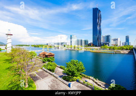 Donau Stadt oder Donaustadt ist der Bezirk von Wien, Österreich. Donaustadt Donau City ist ein modernes Viertel mit Wolkenkratzern und Geschäftszentren in Vie Stockfoto