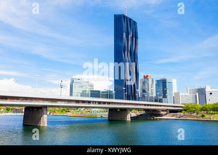 Donau Stadt oder Donaustadt ist der Bezirk von Wien, Österreich. Donaustadt Donau City ist ein modernes Viertel mit Wolkenkratzern und Geschäftszentren in Vie Stockfoto