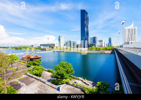 Donau Stadt oder Donaustadt ist der Bezirk von Wien, Österreich. Donaustadt Donau City ist ein modernes Viertel mit Wolkenkratzern und Geschäftszentren in Vie Stockfoto