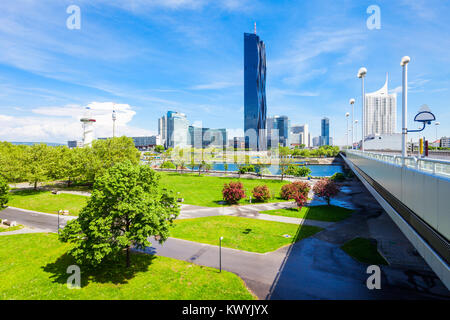 Donau Stadt oder Donaustadt ist der Bezirk von Wien, Österreich. Donaustadt Donau City ist ein modernes Viertel mit Wolkenkratzern und Geschäftszentren in Vie Stockfoto