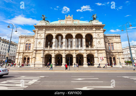 Der Wiener Staatsoper und der Wiener Staatsoper ist ein Opernhaus. Wiener Staatsoper liegt im Zentrum von Wien, Österreich. Stockfoto