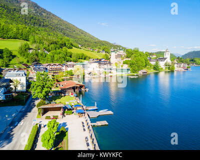 St. Wolfgang Stadt Antenne Panoramablick in St. Wolfgang im Salzkammergut am Wolfgangsee, Österreich Stockfoto
