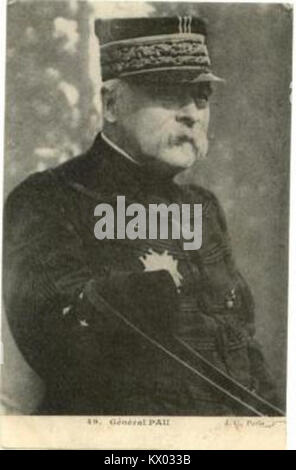 Ein Porträt des französischen Generals Paul Pau, um 1914, das seine Militärkleidung und seinen Rang während des Ersten Weltkriegs darstellt Stockfoto