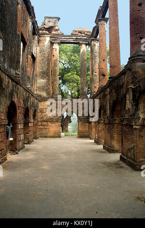 Dach der baufälligen historischen Residency Öffnen bei Lucknow in Uttar Pradesh, Indien, Asien Stockfoto