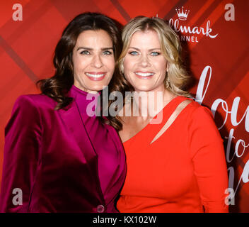 Markenzeichen "Weihnachten im screening Holly Lodge' bei 189 The Grove Drive-Anreise mit: Kristian Alfonso, Alison Sweeney Wo: Los Angeles, Kalifornien, Vereinigte Staaten, wenn: 05 Dez 2017 Credit: Nicky Nelson/WENN.com Stockfoto