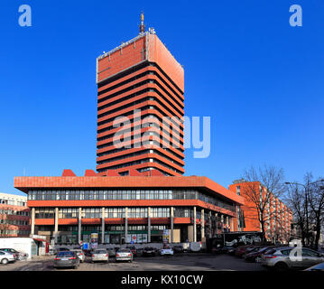 Polen, Großpolen, Provinz Posen - 2012/09/10: Wirtschaftlicher Universität in Posen - Collegium Altum vom 16 Powstancow Wielkopolskich Straße Stockfoto