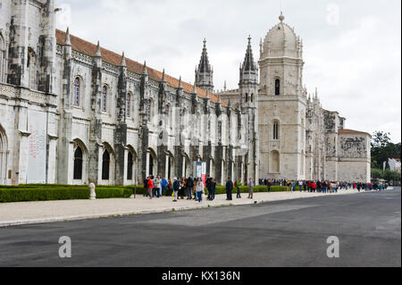 Das Jerónimos Kloster ist ein ehemaliges Kloster des Ordens des heiligen Hieronymus in der Nähe des Tejo in der Pfarrei von Belém, Portugal Stockfoto