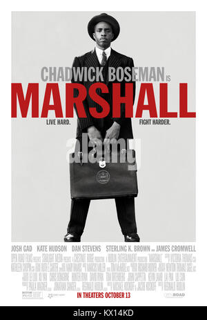 Erscheinungsdatum: Oktober 13, 2017 TITEL: Marshall STUDIO: Open Road Filme Regie: Reginald Hudlin PLOT: Über eine junge Thurgood Marshall, der erste Afrikaner - der Richter des Obersten Gerichtshofs, wie er Schlachten durch einen seiner Karriere - Definieren von Fällen. In den Hauptrollen: CHADWICK BOSEMAN als Thurgood Marshall poster art (Credit Bild: © Open Road Filme/Unterhaltung Bilder) Stockfoto