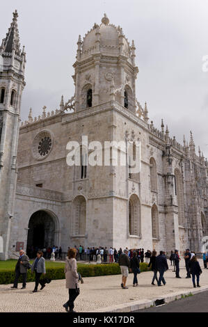 Das Jerónimos Kloster ist ein ehemaliges Kloster des Ordens des heiligen Hieronymus in der Nähe des Tejo in der Pfarrei von Belém, Portugal Stockfoto